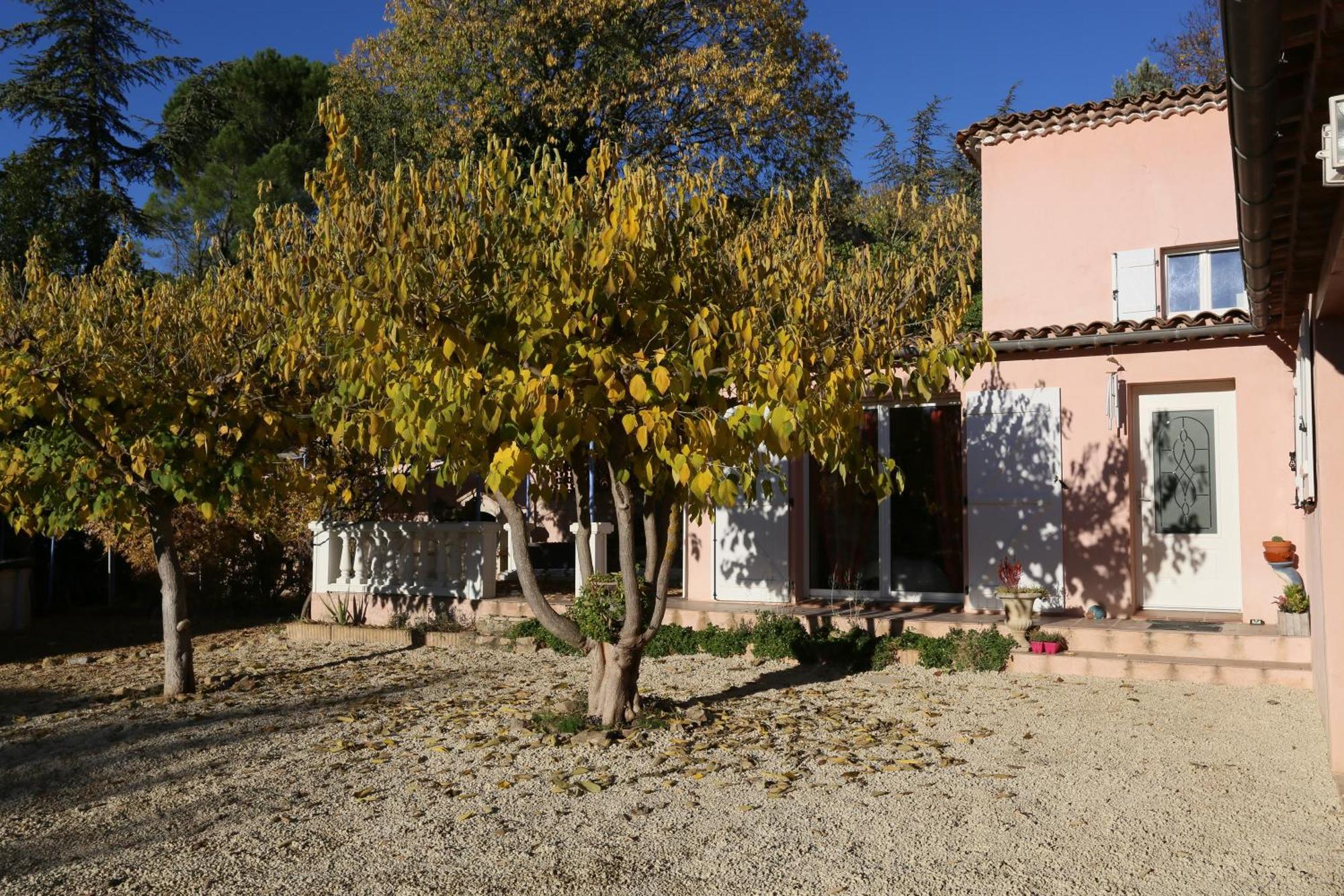 Au Nid De Mes Anges Bed & Breakfast Entrecasteaux Ngoại thất bức ảnh